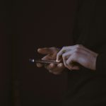 Achtsamkeit per App? Was die aktuelle Forschung zu digitalen Formaten zeigt